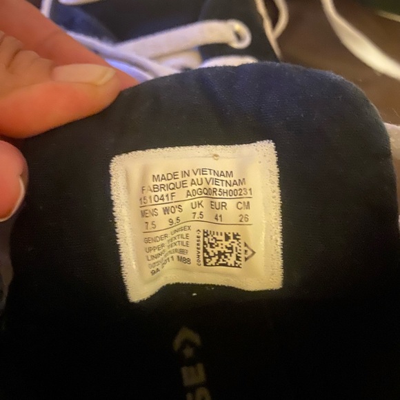 Converse mid tops sneakers gentle used men’s Chuck Taylor - Picture 3 of 4